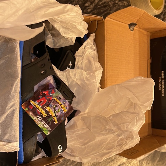 Sz 1 SKECHERS YOUTH BOYS' SIDE WAVE SANDAL BLACK/ROYAL BLUE (110) - Picture 4 of 6